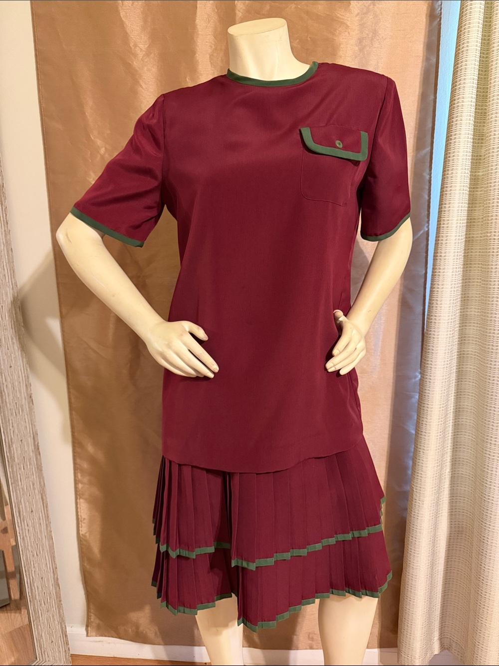 Leslie Fay Burgundy Midi Dress with Green Trim
